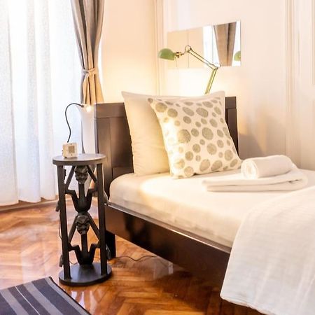 Central And Comfy 2Bdr Apartment Near Parliament Beograd Eksteriør billede