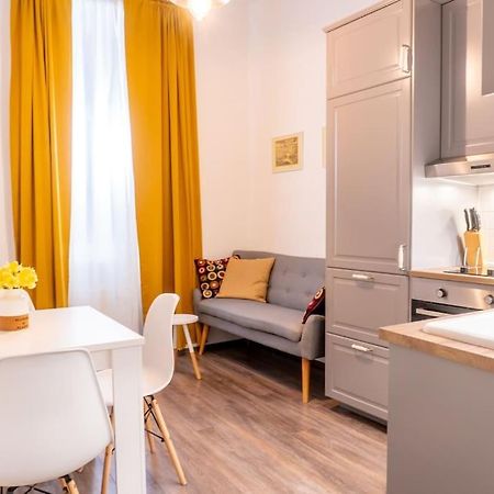 Central And Comfy 2Bdr Apartment Near Parliament Beograd Eksteriør billede