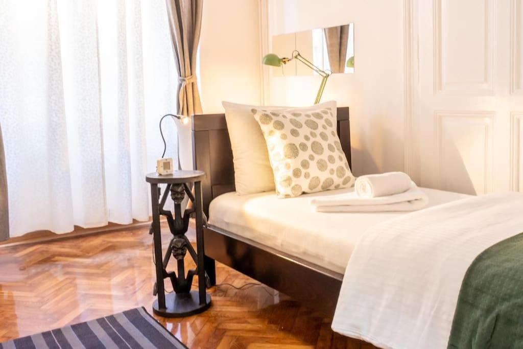 Central And Comfy 2Bdr Apartment Near Parliament Beograd Eksteriør billede