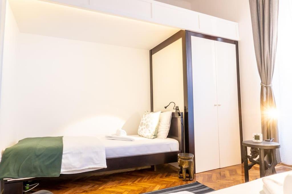 Central And Comfy 2Bdr Apartment Near Parliament Beograd Eksteriør billede